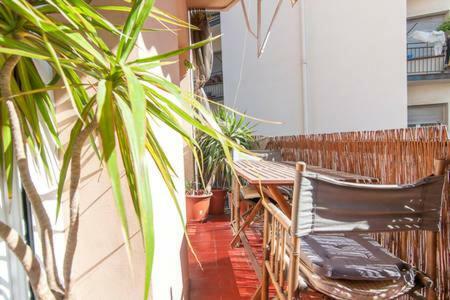 Three Bedroom Apartment In Sants Barcellona Esterno foto