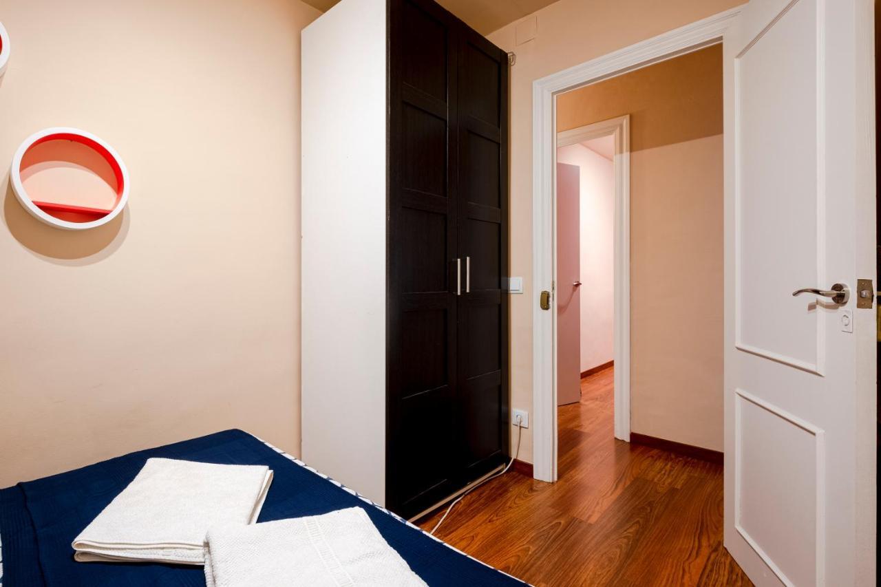 Three Bedroom Apartment In Sants Barcellona Esterno foto