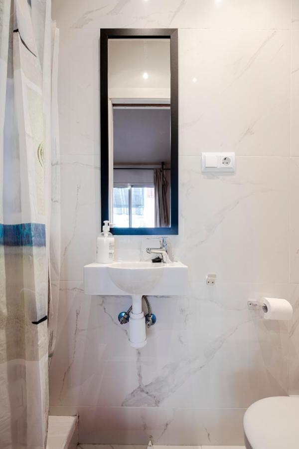 Three Bedroom Apartment In Sants Barcellona Esterno foto