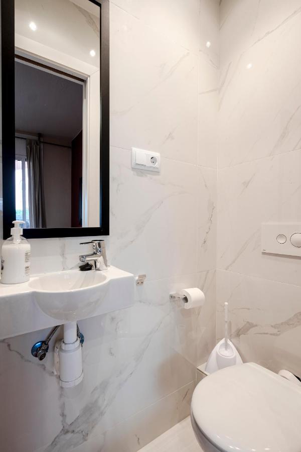 Three Bedroom Apartment In Sants Barcellona Esterno foto